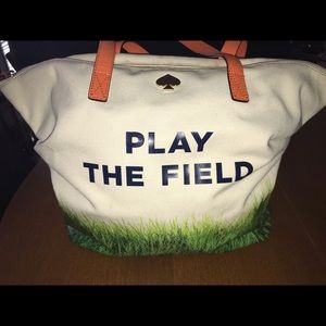 Adorable Kate Spade Tote- Ready for the season!